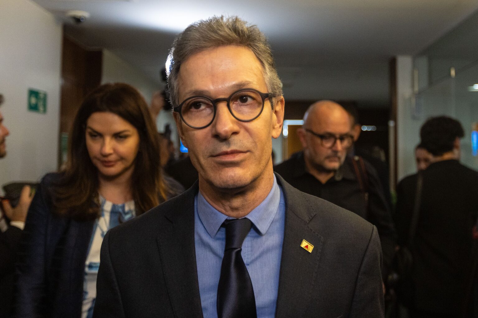 Zema Critica Idolatria Política e Propõe Nova Abordagem na Presidência