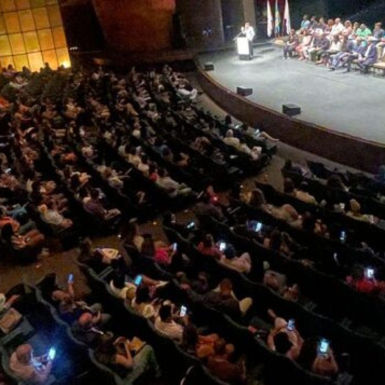 9º Encontro de Gestores de Cultura e Turismo em Minas Gerais: Integração e Aprendizado na Economia Criativa 9º Encontro de Gestores de Cultura e Turismo em Minas Gerais: Integração e Aprendizado na Economia C