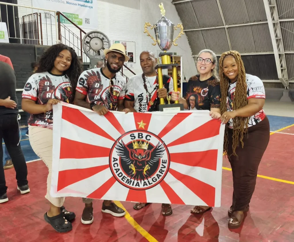 Academia Algarve Conquista o Carnaval de Alvorada 2026 com Enredo Marcante