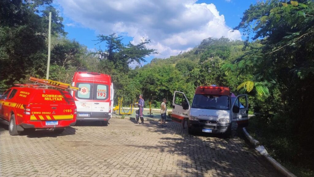 Afogamento em Barragem: Dois Adolescentes de 17 Anos são Resgatados com Vida em Raposos Afogamento em Barragem: Dois Adolescentes de 17 Anos são Resgatados com Vida em Raposos