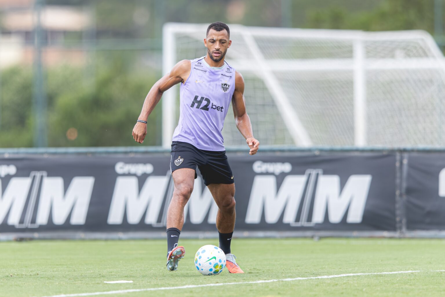 Atlético-MG Enfrenta Desfalque na Zaga Antes do Confronto com o Vitória