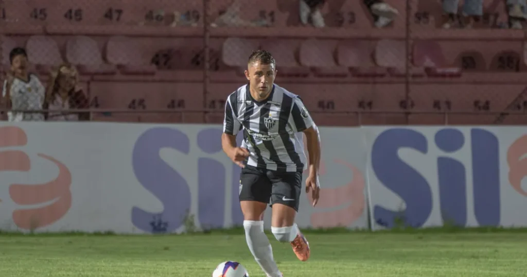 Caxias Acerta Empréstimo de Talento da Base do Atlético: Vitor Gabriel Rumo à Série C