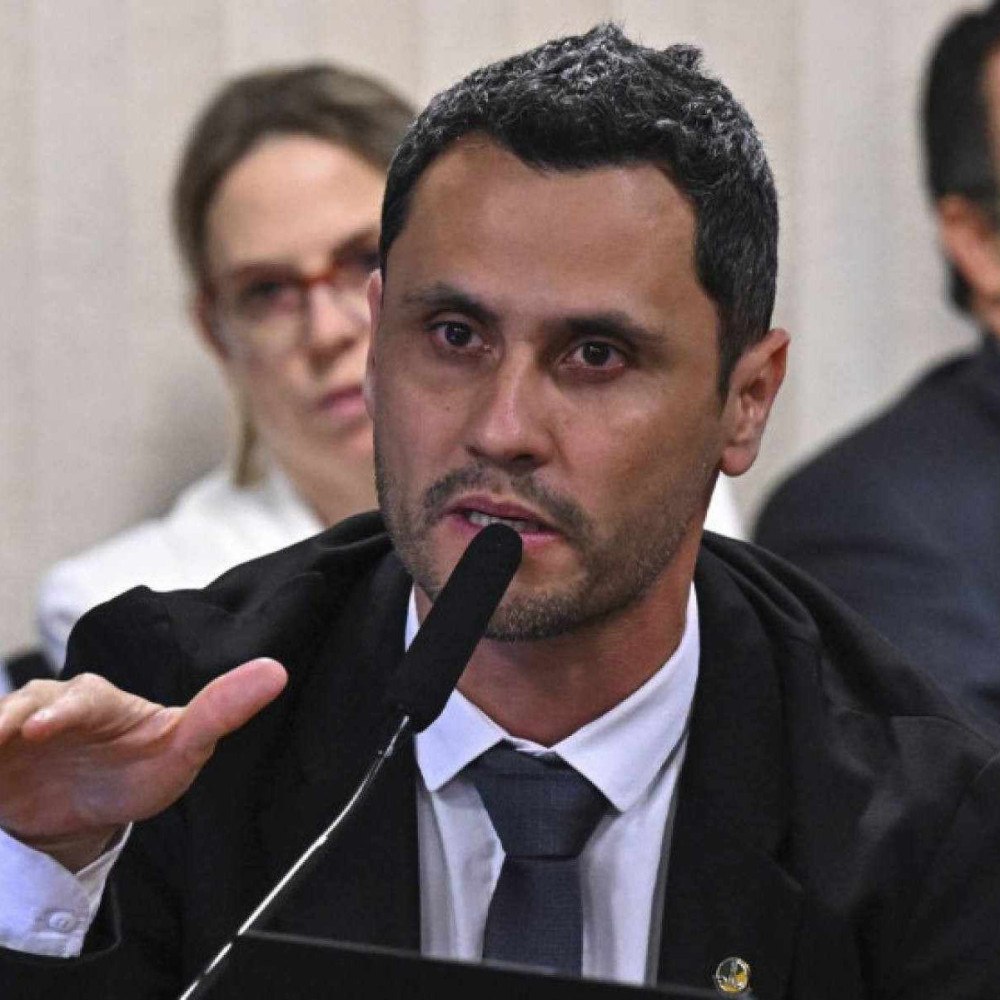 Cenário Político em Minas: Cleitinho Azevedo e as Candidaturas em 2026 Cenário Político em Minas: Cleitinho Azevedo e as Candidaturas em 2026