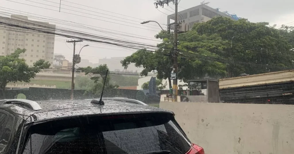 Chuva Persistente em Minas Gerais: Belo Horizonte Pode Ter Pancadas à Tarde
