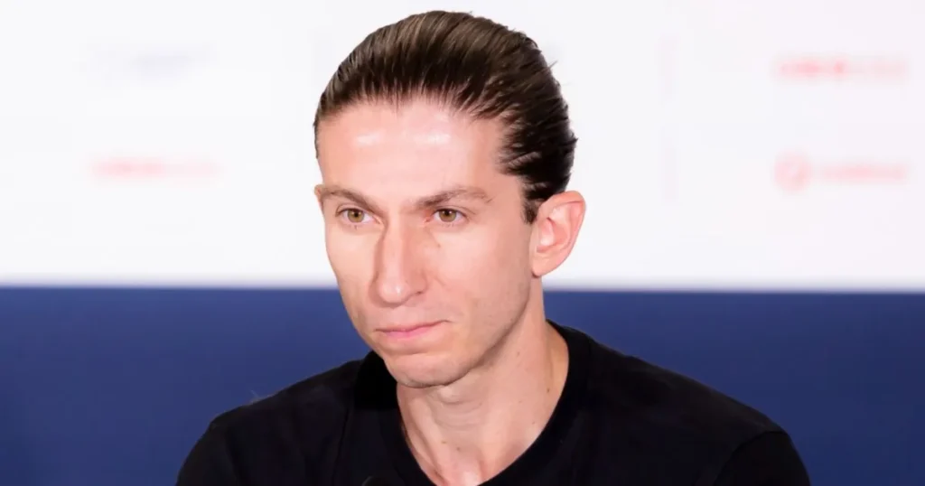 Cruzeiro Desmente Negociações com Filipe Luís e Confirma Artur Jorge como Treinador