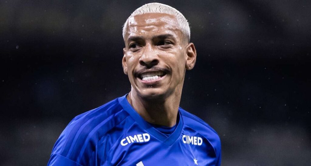 Cruzeiro x Vasco: Matheus Pereira Assume Nova Função Tática no Confronto do Campeonato Brasileiro