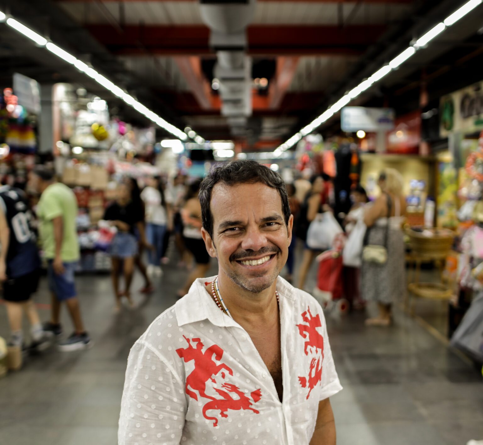 Gentinha: A Volta de Marcelo Moutinho ao Conto com Lirismo e Humor