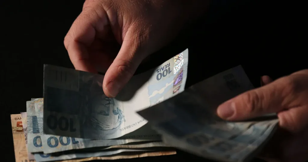 Governo Autoriza Saques do Abono Salarial para Valores Esquecidos do PIS/Pasep Governo Autoriza Saques do Abono Salarial para Valores Esquecidos do PIS/Pasep