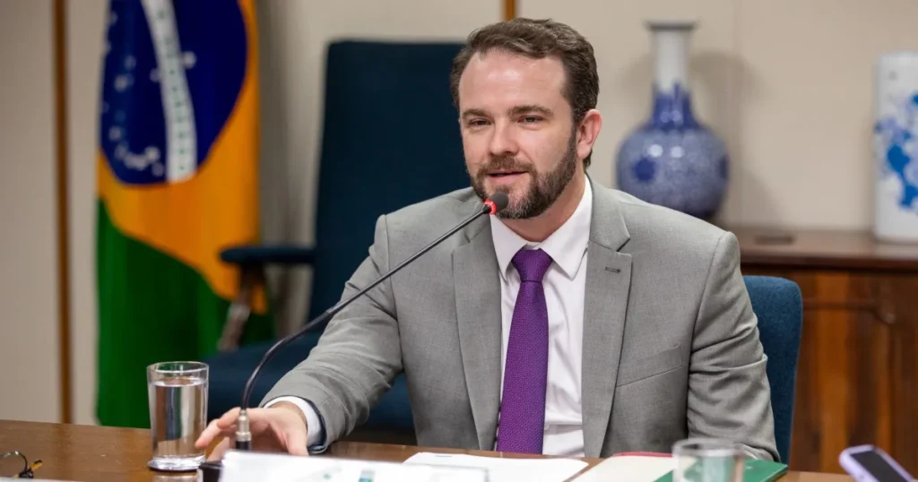 Governo Federal Propõe Subsídio de R$ 1,20 para Importação de Diesel