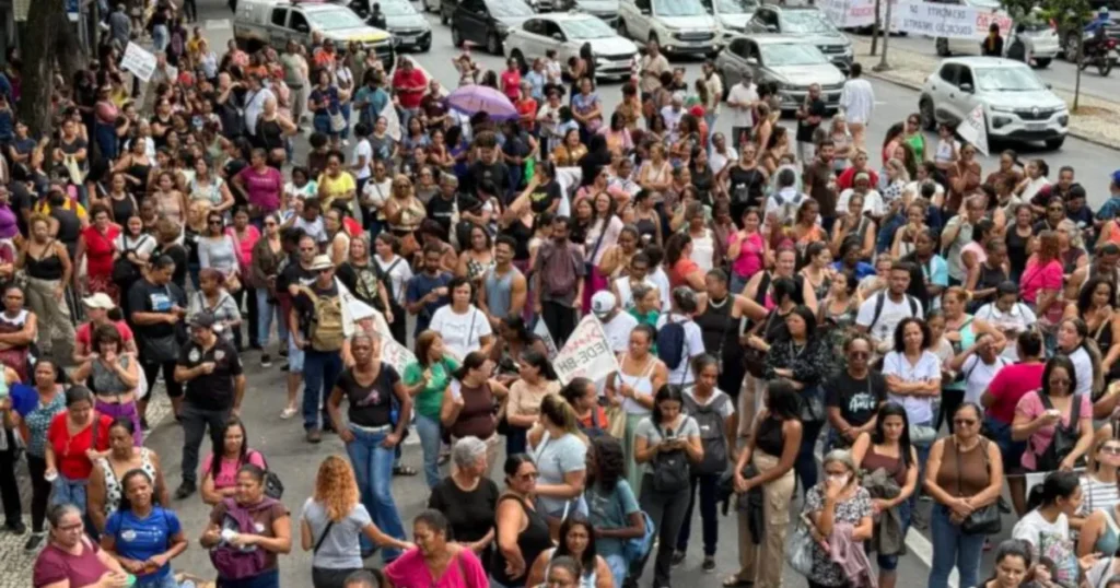 Greve dos terceirizados da educação em BH chega ao fim; concursados preparam movimento