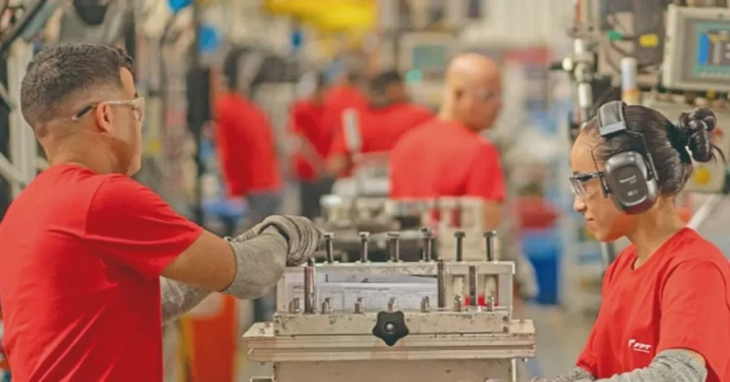 Indústria Mineira Foca em Projetos Antigos e Adota Cautela em Novos Investimentos