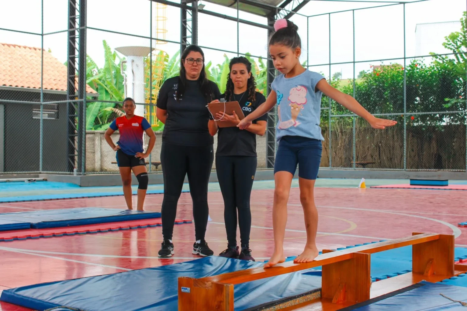 Itabirito promove teste de nivelamento em ginástica para crianças no polo São José
