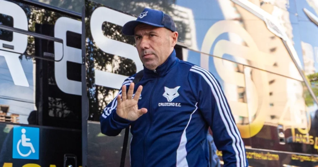 Leonardo Jardim Retorna a BH: Encontro Pessoal e Possíveis Novos Rumos