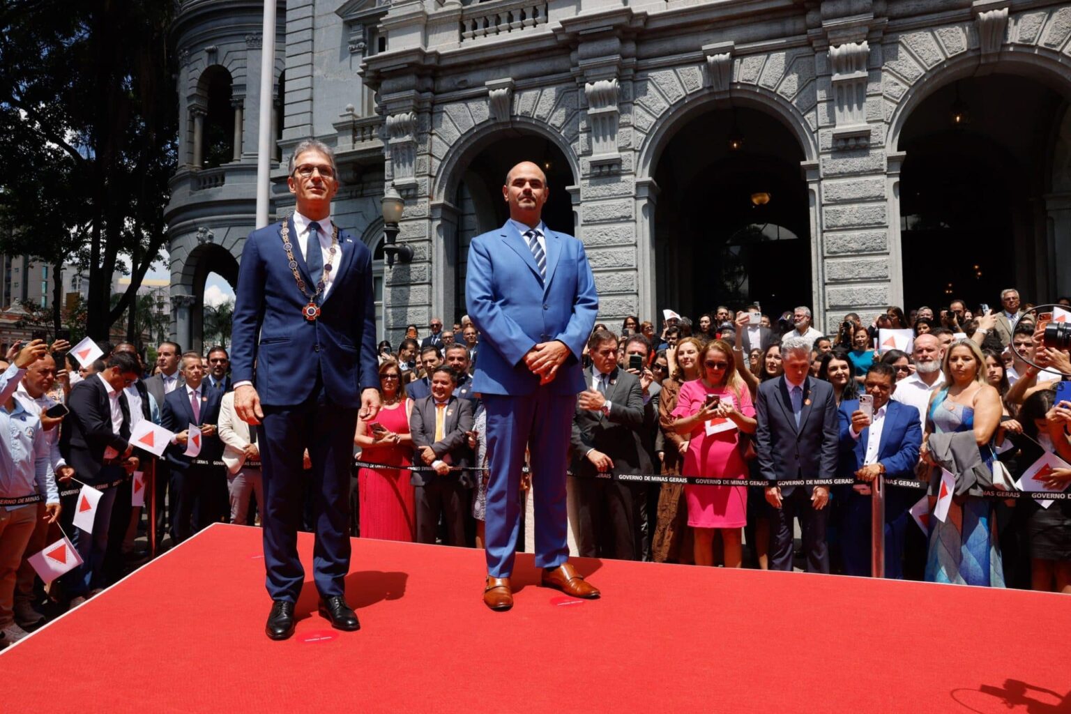 Mateus Simões Assume Governadoria de Minas Gerais e Destaca Projetos de Desenvolvimento Mateus Simões Assume Governadoria de Minas Gerais e Destaca Projetos de Desenvolvimento