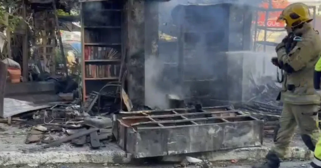 Moradores de BH Unem Forças para Reconstruir Biblioteca Comunitária Após Incêndio
