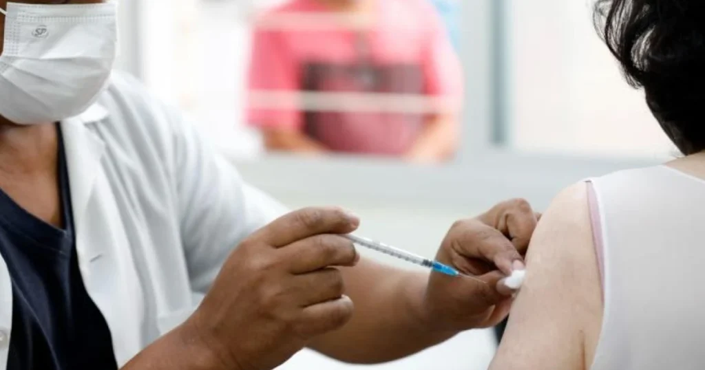 Mutirão de Vacinação em BH: Jovens de 15 a 29 anos Podem se Vacinar Nesta Sexta-feira