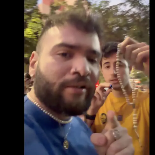 Tiago Santineli é Detido Após Protesto de Bolsonaristas em Show em BH Tiago Santineli é Detido Após Protesto de Bolsonaristas em Show em BH