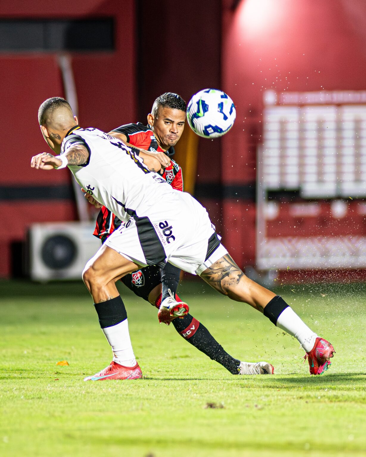 Vitória Mantém Invencibilidade de Oito Anos sobre o Atlético-MG: A Maior Vítima Desde o Retorno à Sé