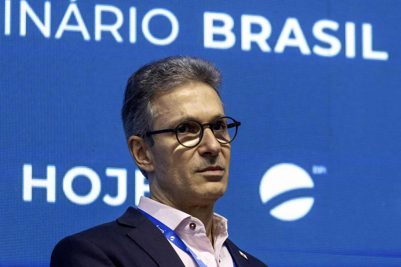 Zema Critica STF e Faz Comparação Controversial com Papa Pedófilo