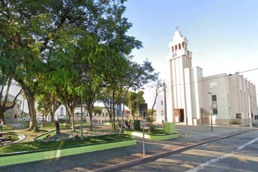 A Influência de Minas Gerais no Bairro de Santana: Uma História de Migrações e Cultura A Influência de Minas Gerais no Bairro de Santana: Uma História de Migrações e Cultura