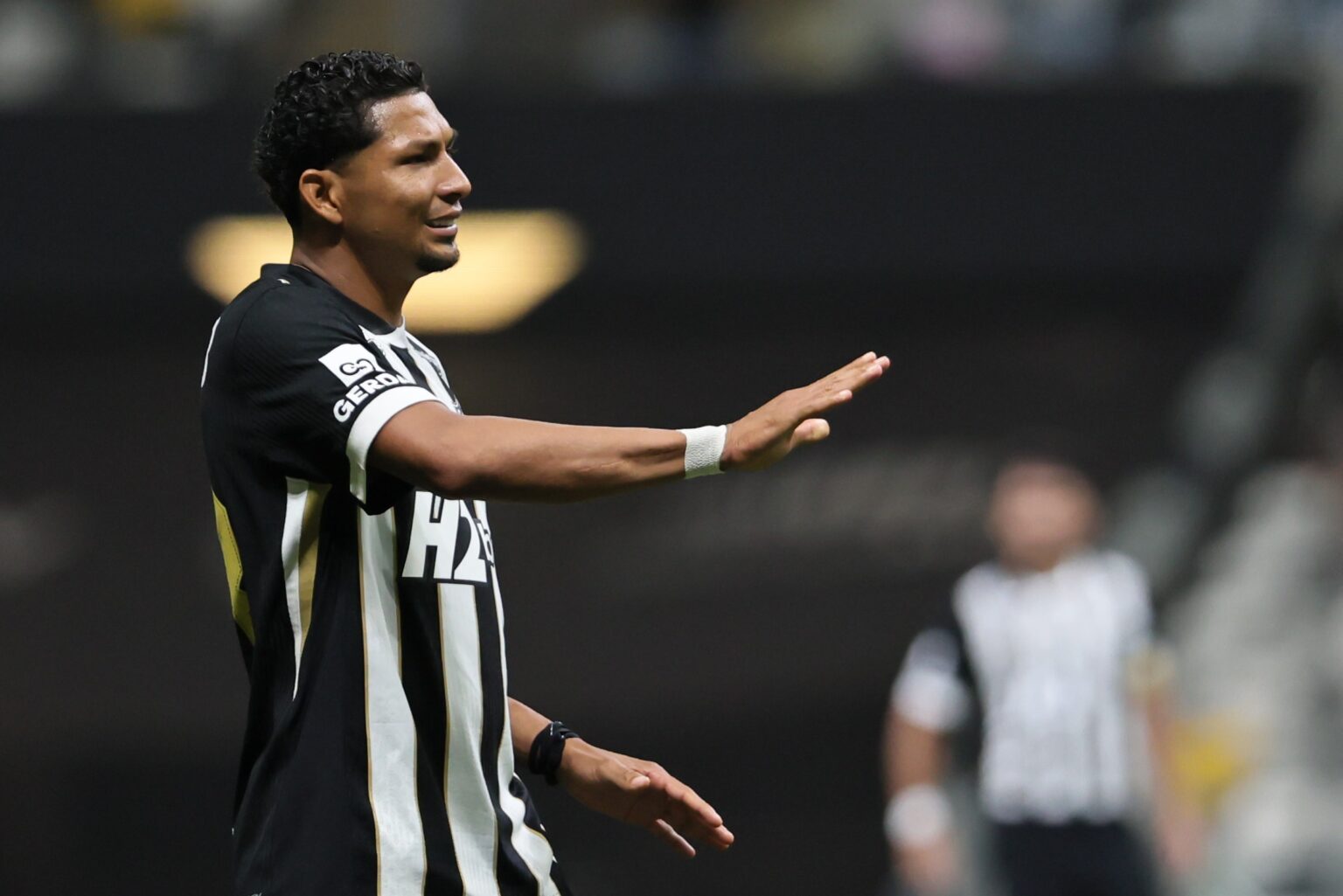 A Relação Conturbada Entre Rony e Atlético-MG: Um Reencontro Marcante A Relação Conturbada Entre Rony e Atlético-MG: Um Reencontro Marcante