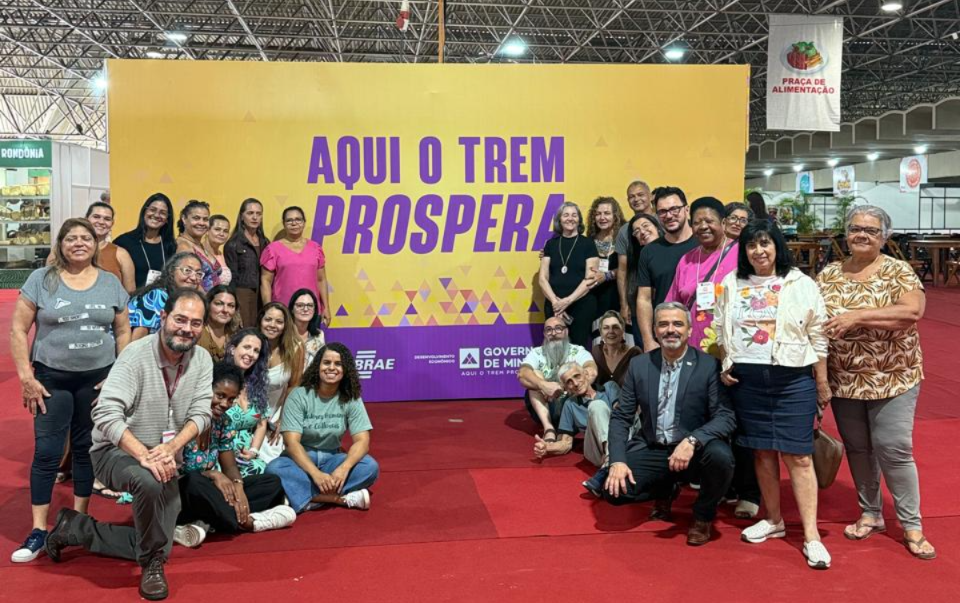 Artesãos Mineiros Generam Renda de R$ 406 mil no 21º Salão do Artesanato em Brasília Artesãos Mineiros Generam Renda de R$ 406 mil no 21º Salão do Artesanato em Brasília