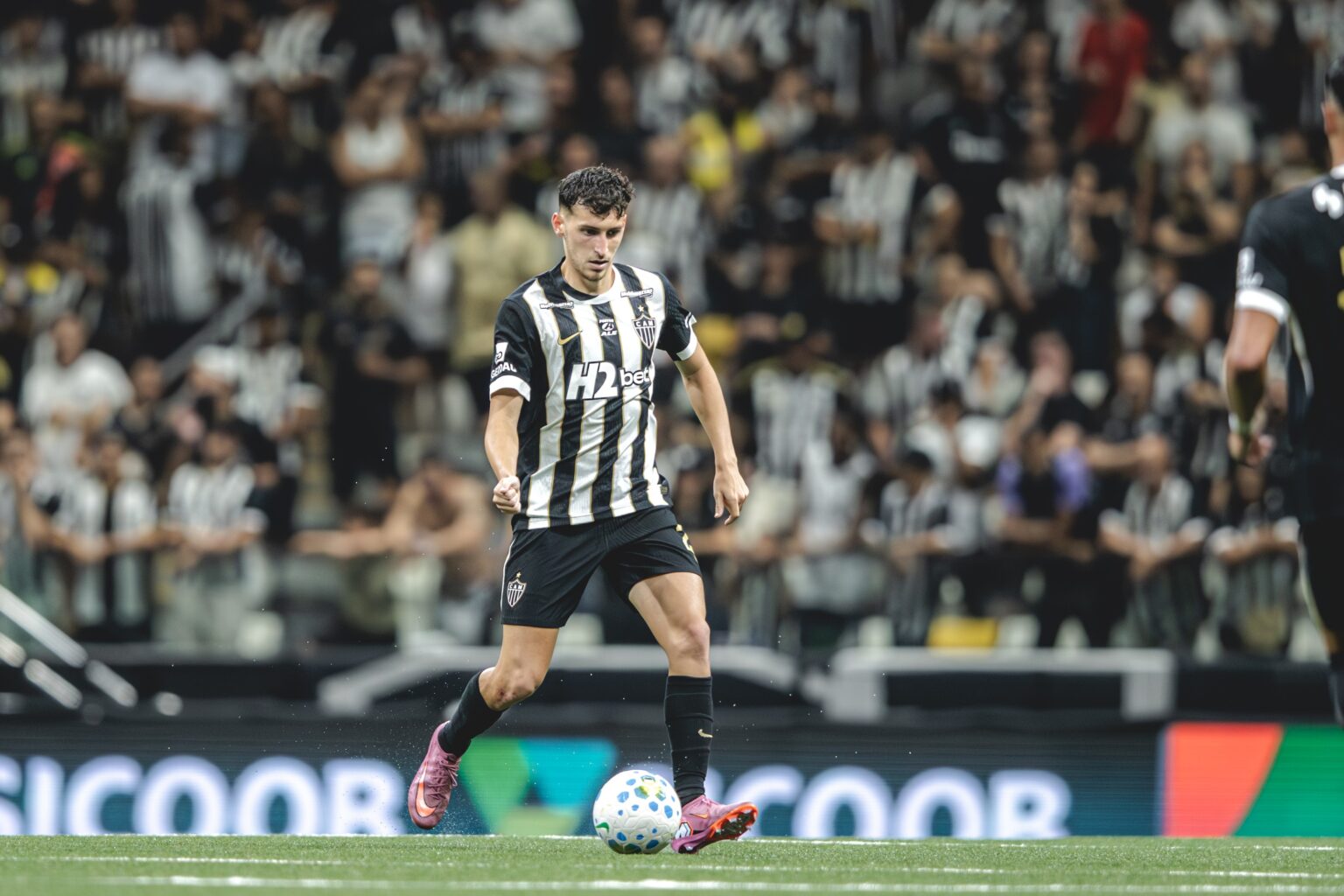 Atlético-MG Tem Até Maio para Decidir sobre Tomás Pérez: Saiba os Detalhes da Contratação