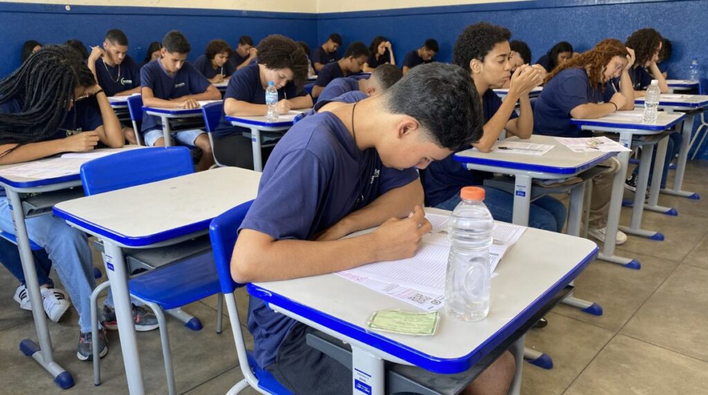 Cidades de Minas Gerais Lutam para Alcançar Meta de Alfabetização Infantil