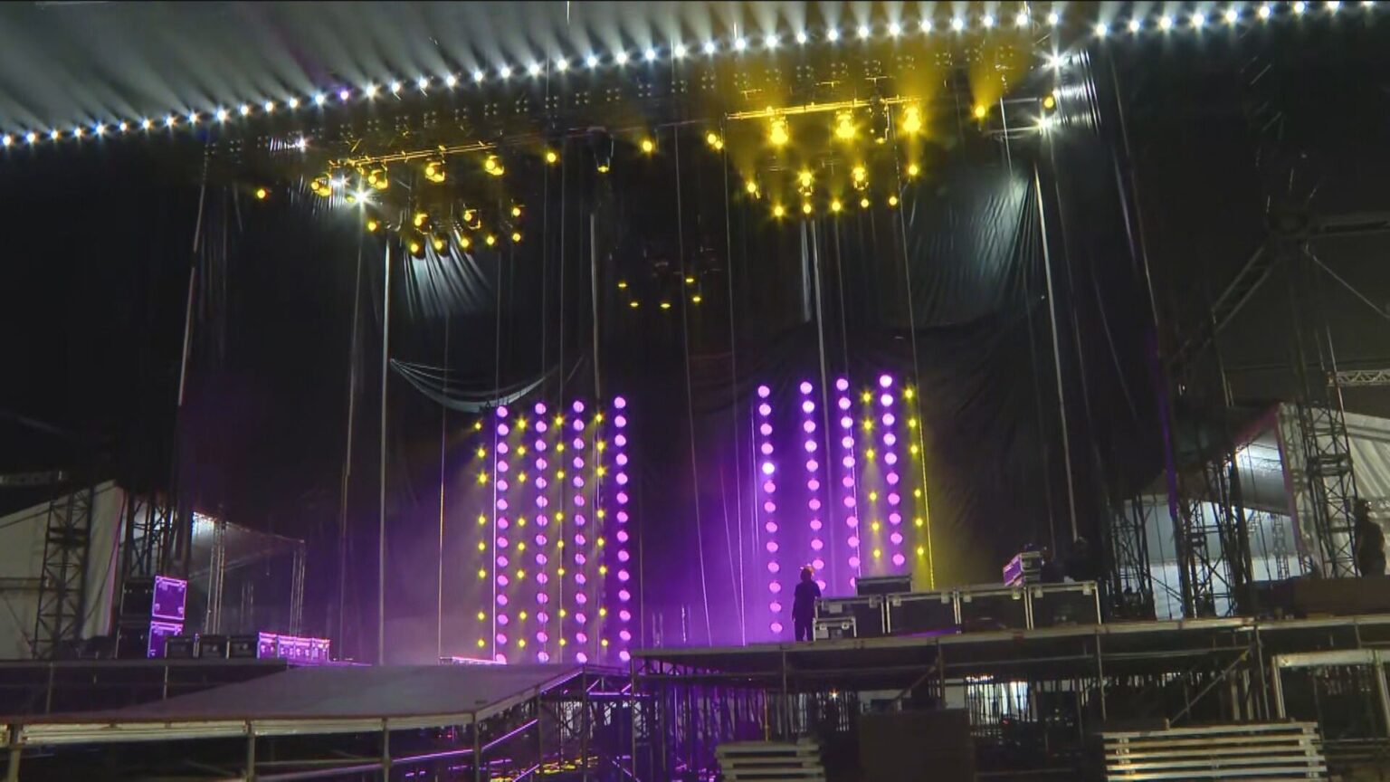 Conheça os DJs que vão agitar o show da Shakira neste sábado