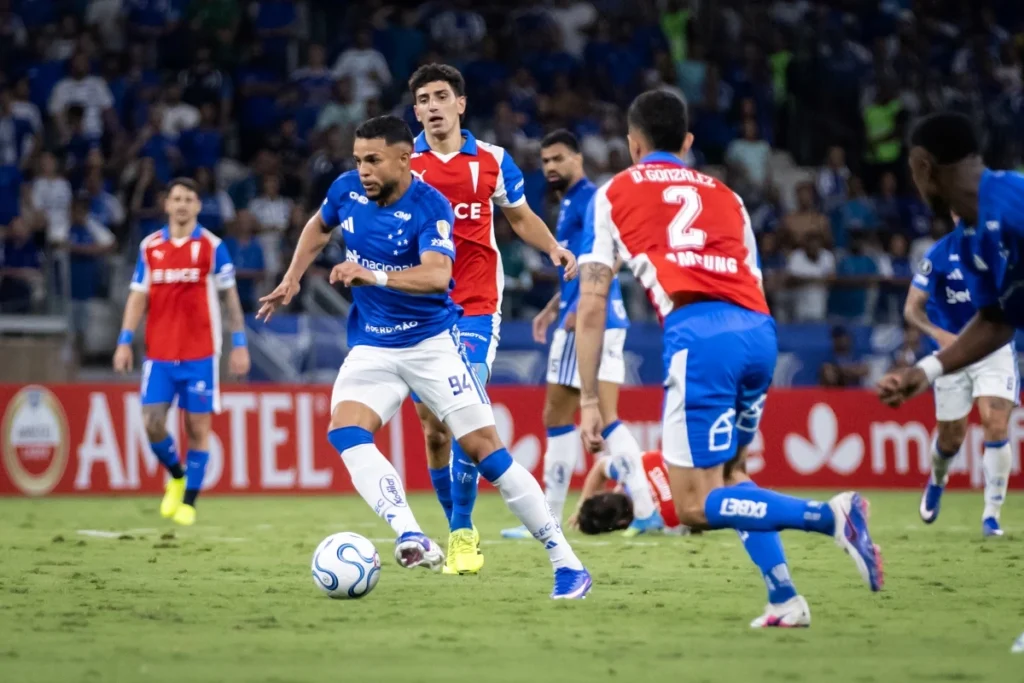 Cruzeiro Perde para Universidad Católica com Gol nos Acréscimos na Libertadores