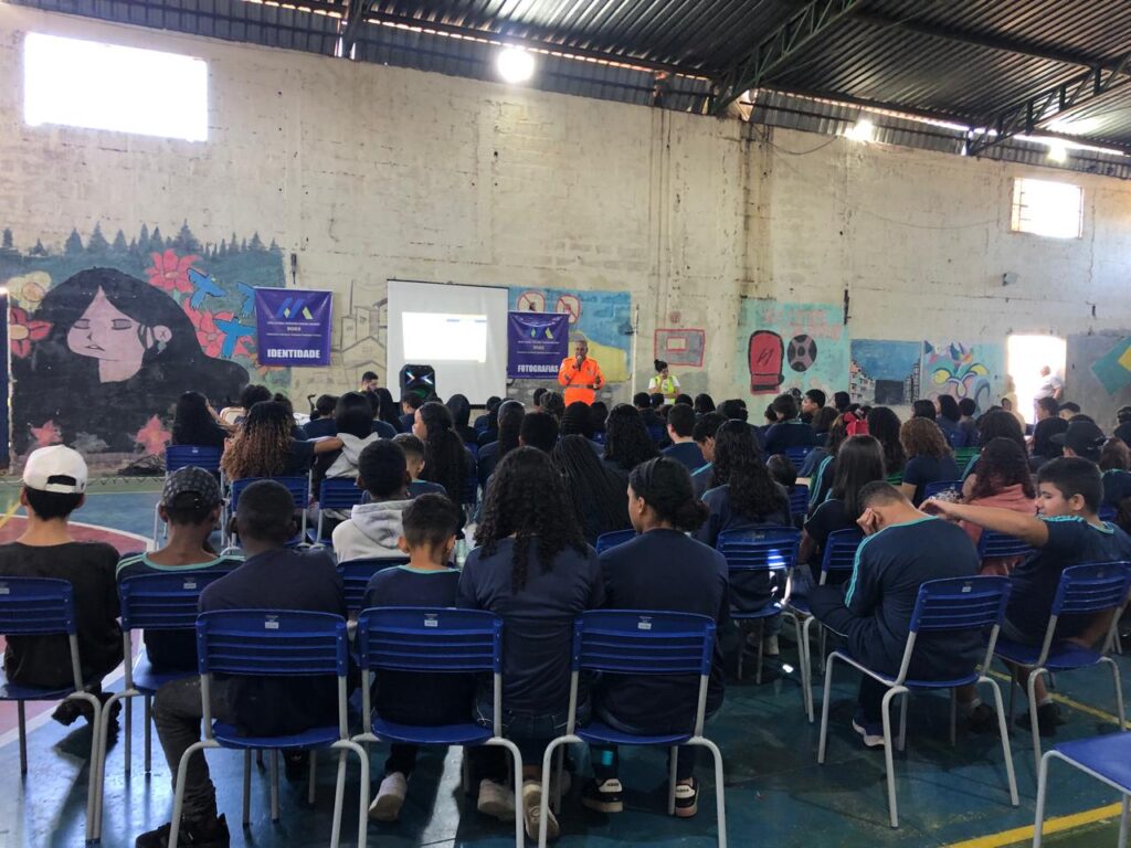 Detran-MG Realiza Ação Educativa em Escola de Belo Horizonte para Promover Segurança no Trânsito Detran-MG Realiza Ação Educativa em Escola de Belo Horizonte para Promover Segurança no Trânsito