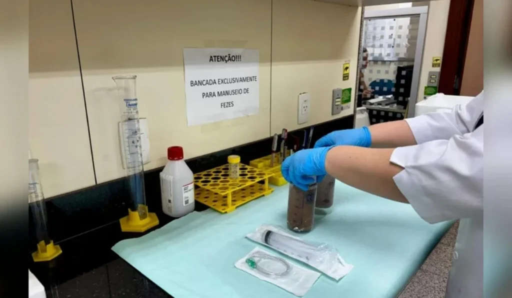 Hospital de MG Lança Campanha para Doação de Fezes em Transplante de Microbiota