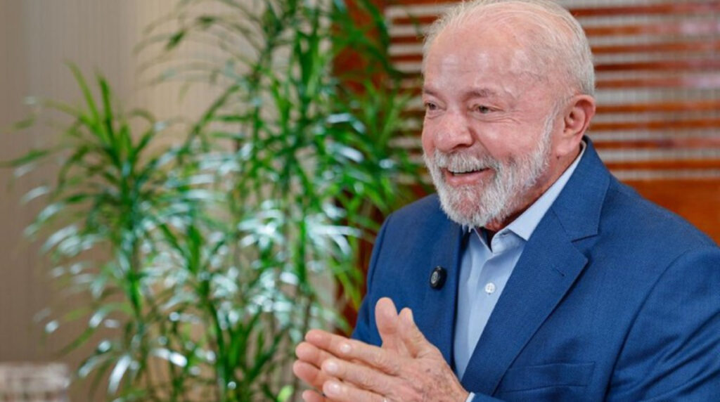 Lula Defende Inclusão dos Pobres no Orçamento para Crescimento Econômico