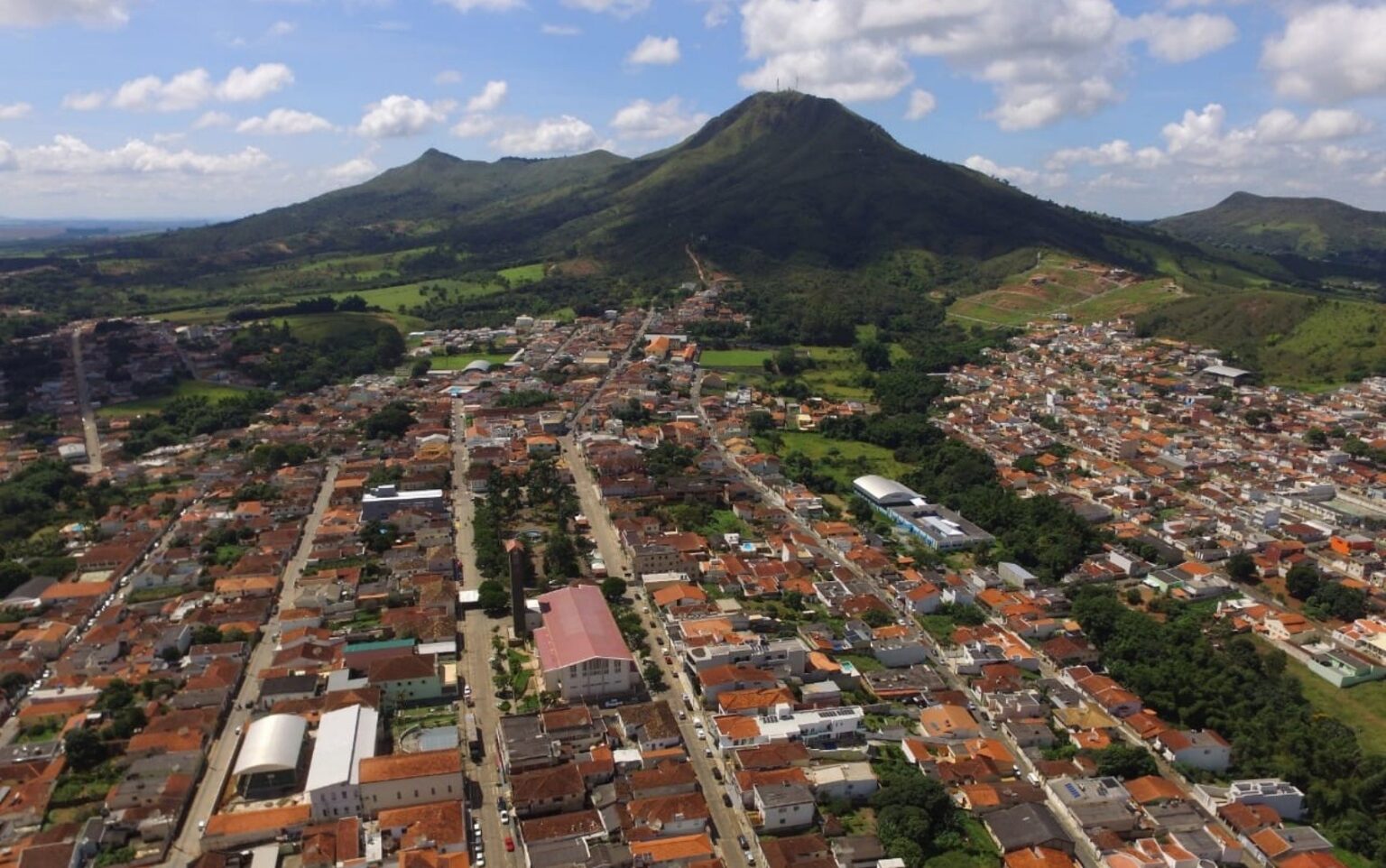 Médico e ex-diretora condenados por fraudes em consultas médicas em MG