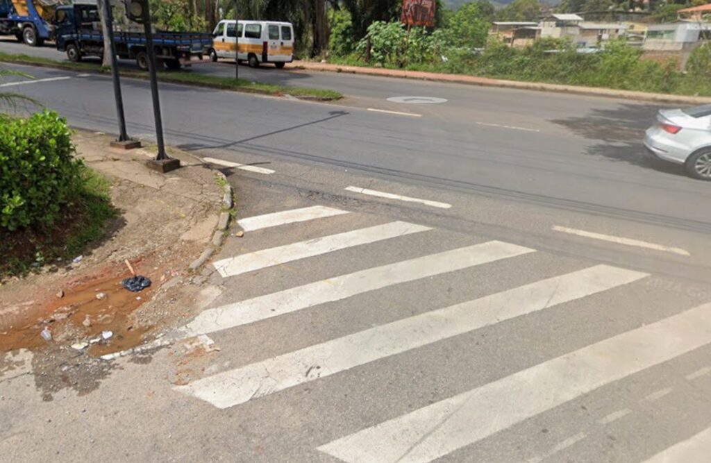 Motociclista Fica Ferido em Acidente com Carro no Barreiro, BH