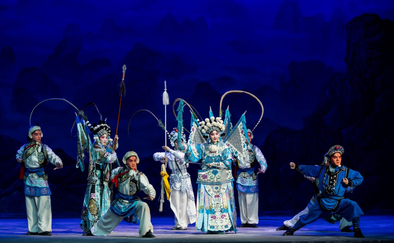 Ópera de Pequim: Espetáculo Clássico da Cultura Chinesa Encanta Salvador
