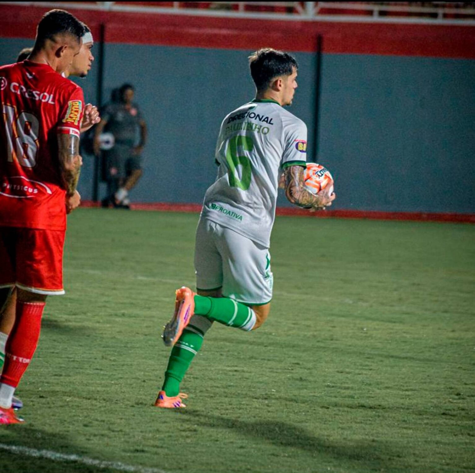 Paulinho brilha com seu primeiro gol profissional no América-MG: ‘Sonhei com esse momento’ Paulinho brilha com seu primeiro gol profissional no América-MG: 'Sonhei com esse momento'