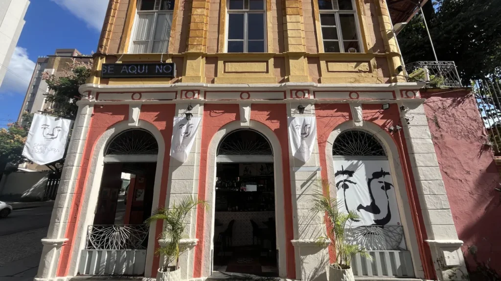 Pesadelo na Cozinha: Impacto do Reality no Café Cultura Bar e Novo Prato Surpreendente Pesadelo na Cozinha: Impacto do Reality no Café Cultura Bar e Novo Prato Surpreendente