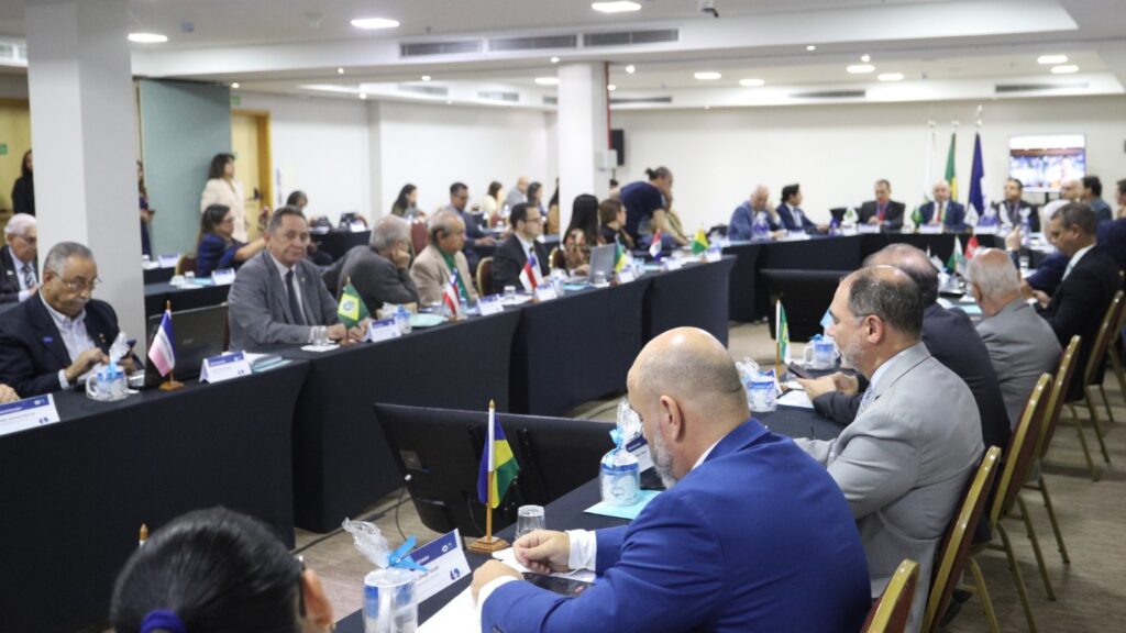 Programa de Formação e Certificação de Conselheiros Ganha Apoio do CRA-PR