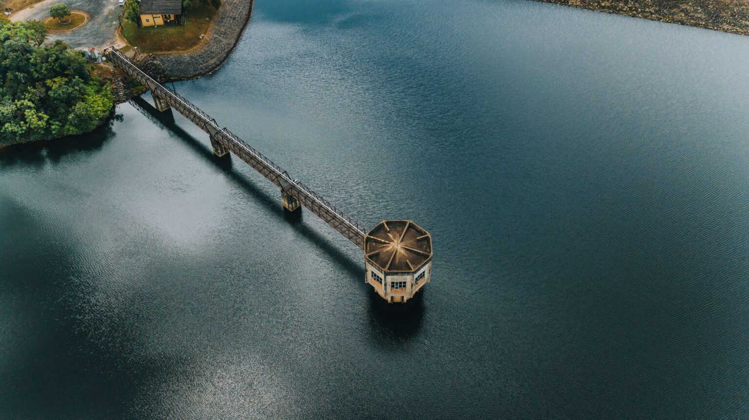 Saneamento Básico: O TEMPO Apresenta Dados Inéditos e Debate Metas Estratégicas