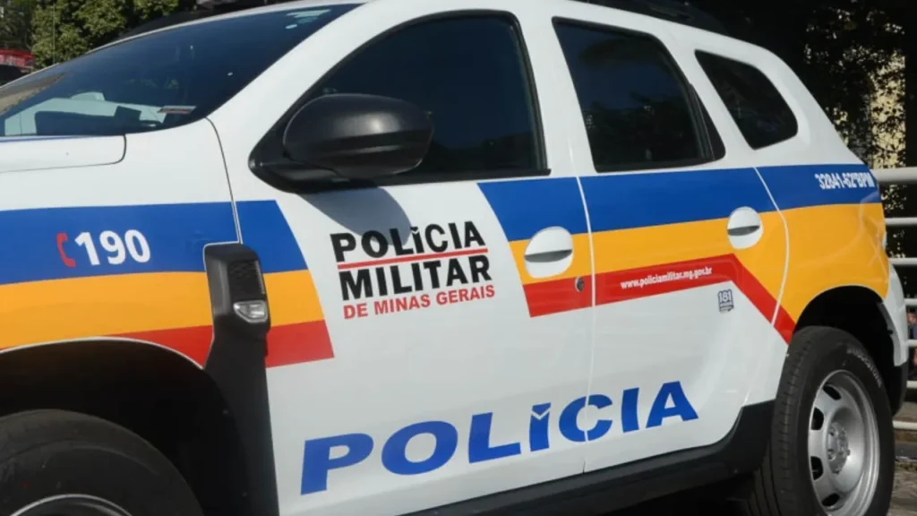 Sequestro em Minas Gerais: Motorista e Passageiro Vítimas de Assalto a Caminhão de Armas