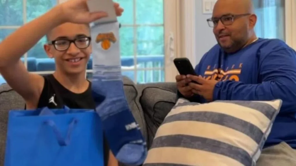 Mãe Surpreende Filho com Bilhete de 1500 Euros para Jogo Decisivo dos Knicks no Madison Square Garden Mãe Surpreende Filho com Bilhete de 1500 Euros para Jogo Decisivo dos Knicks no Madison Square Garde