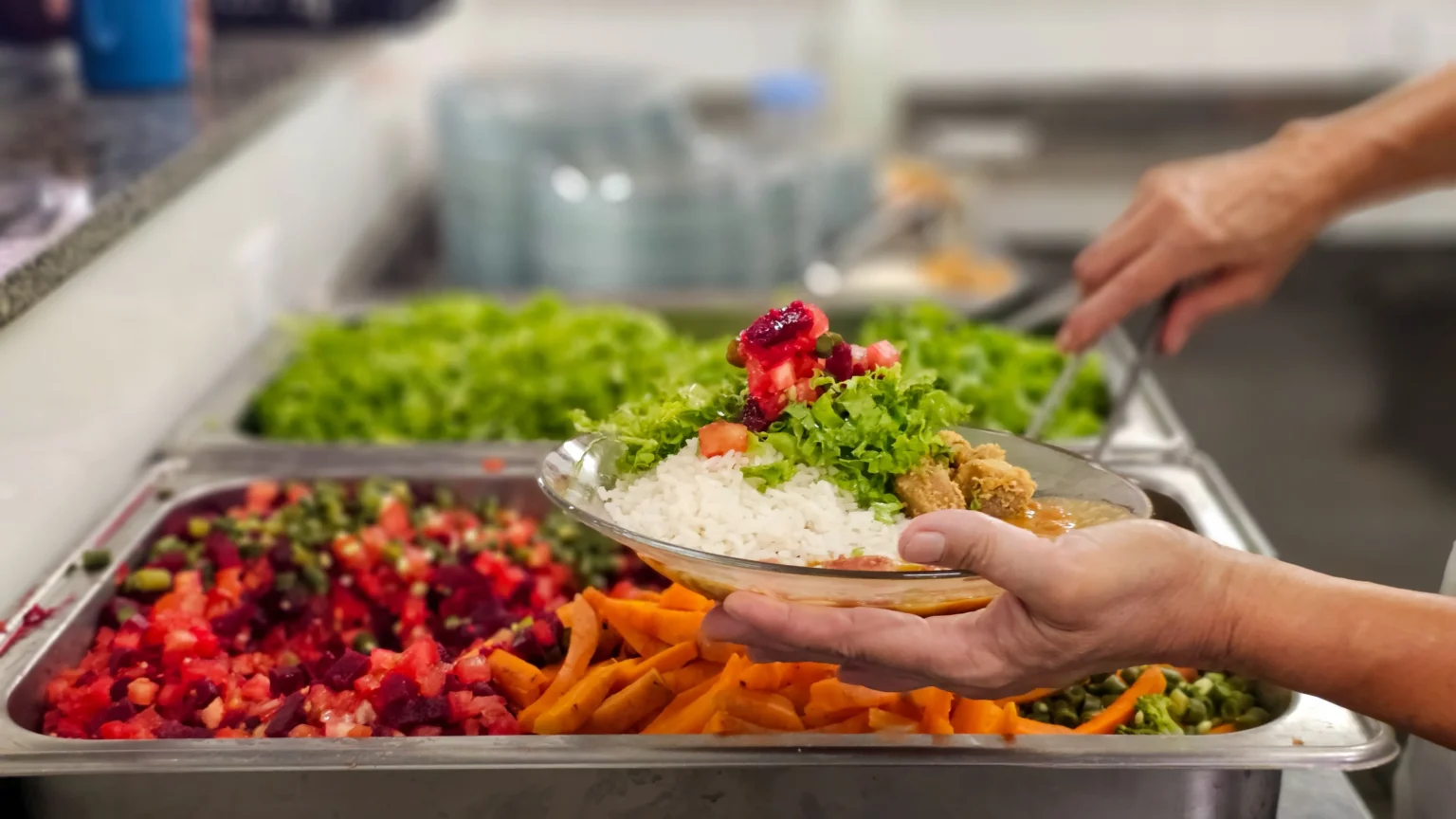 Governo de Minas amplia equipe de nutricionistas em mais de 7 vezes para fortalecer alimentação esco