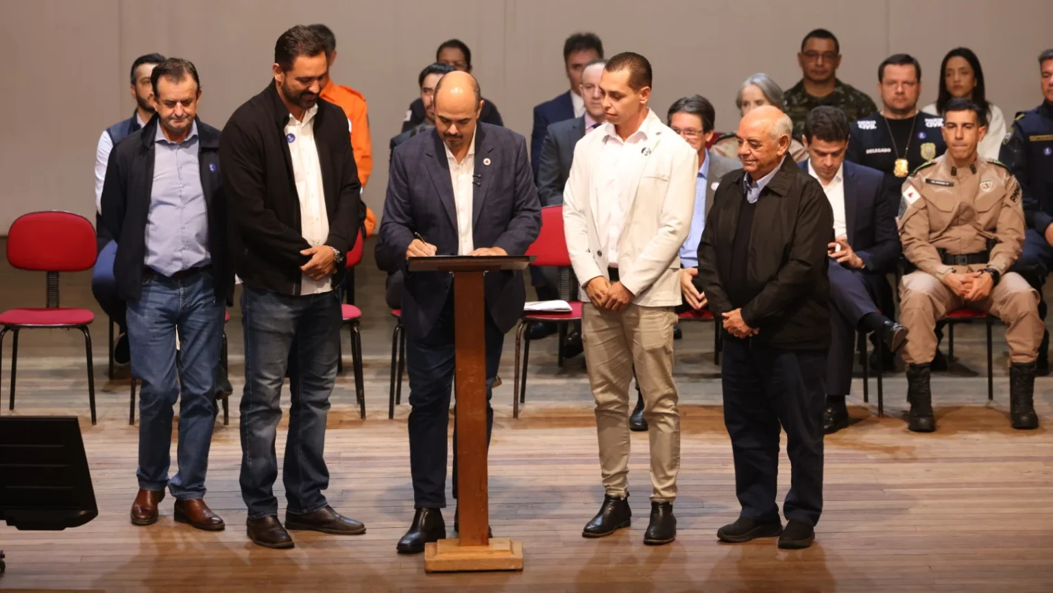 Governo de Minas amplia regularização fundiária no Sul de Minas com R$1,5 milhão em investimentos Governo de Minas amplia regularização fundiária no Sul de Minas com R$1,5 milhão em investimentos
