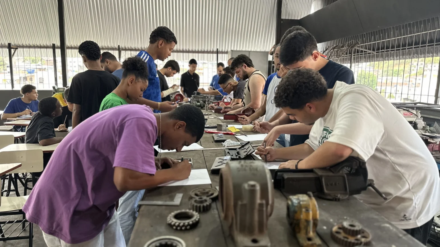 Educação prorroga inscrições para EJA e cursos profissionalizantes até 8 de junho em Minas Gerais