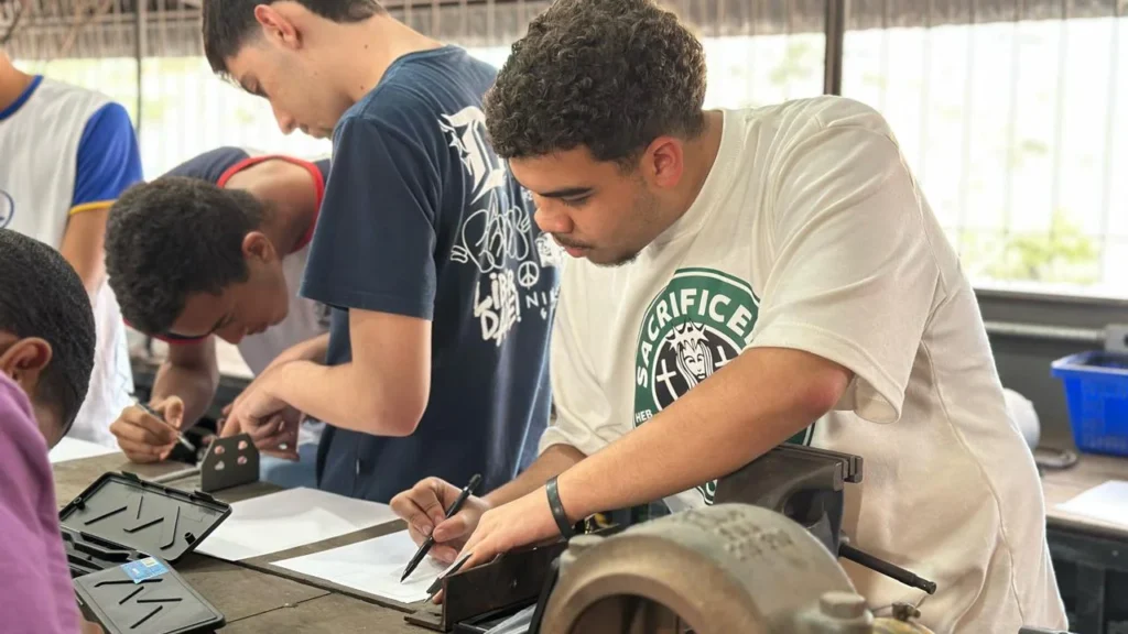 Governo de Minas abre inscrições para EJA e Educação Profissional