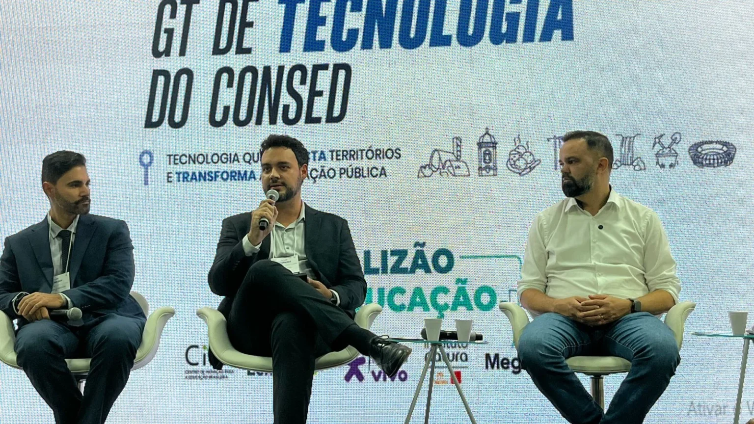 Minas Gerais lidera encontro nacional sobre tecnologia e inovação na educação pública Minas Gerais lidera encontro nacional sobre tecnologia e inovação na educação pública