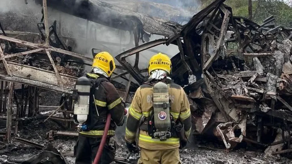 Bebê de colo está entre as 8 vítimas fatais de acidente na BR-251 em Minas Gerais