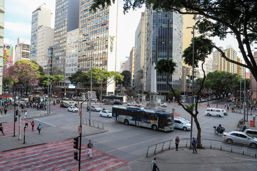 A 'Times Square' de Belo Horizonte: Pedido Aprovado, Mas Aguardando Análise do Conselho