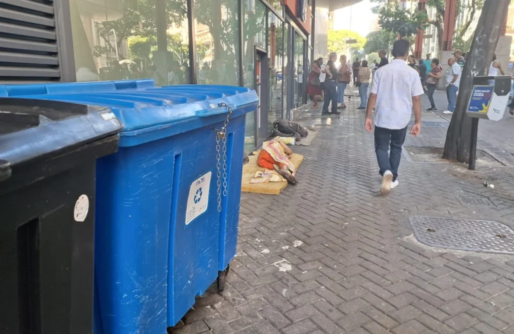 Aumento da População em Situação de Rua em Belo Horizonte: Um Desafio Político e Social